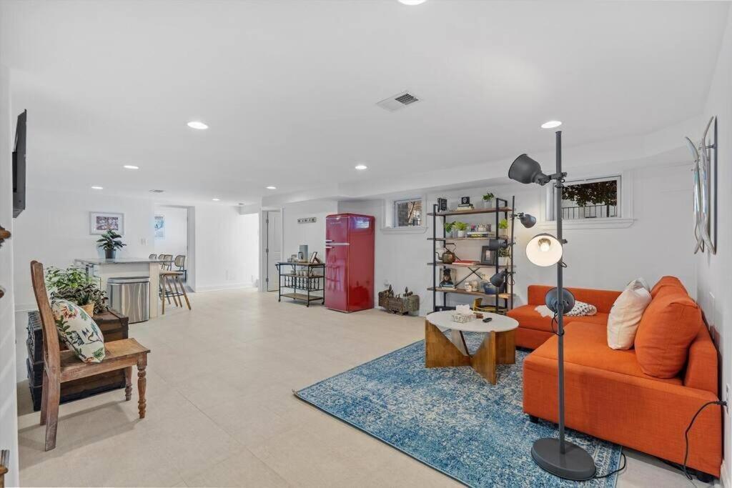 Apartment Stone's Throw From Capitol Hill Free Parking *
