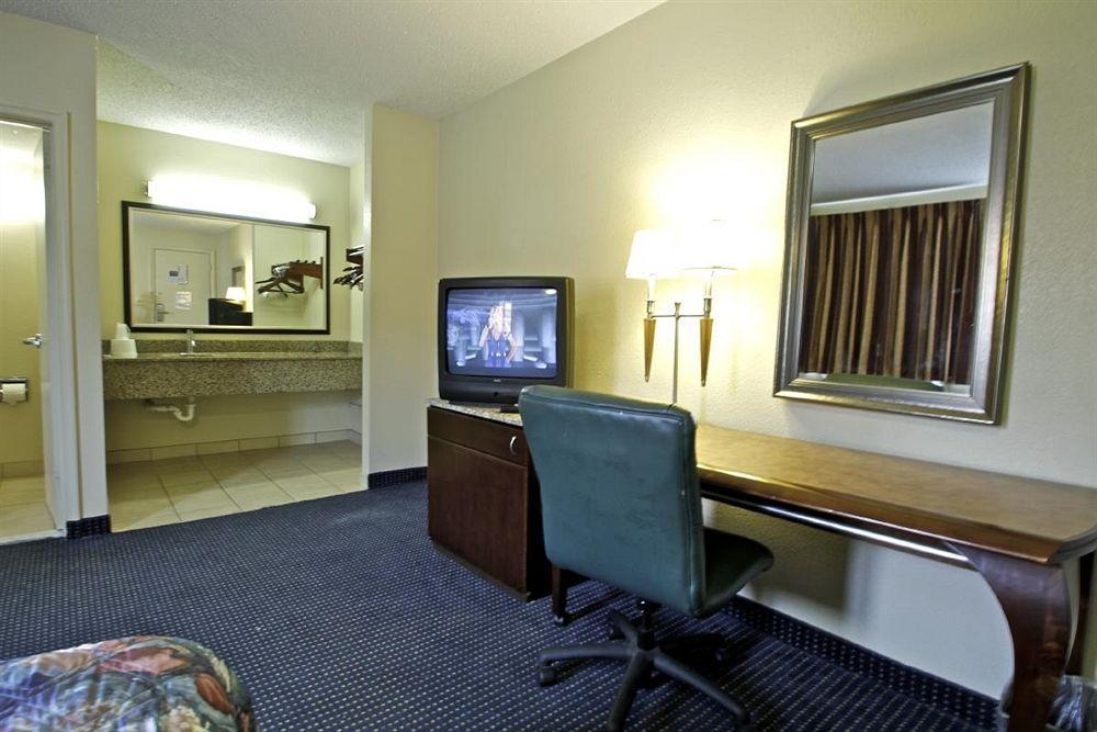 Hotel 6-washington, Dc - Convention Center Washington