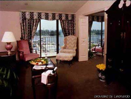 Hotel Channel 2*