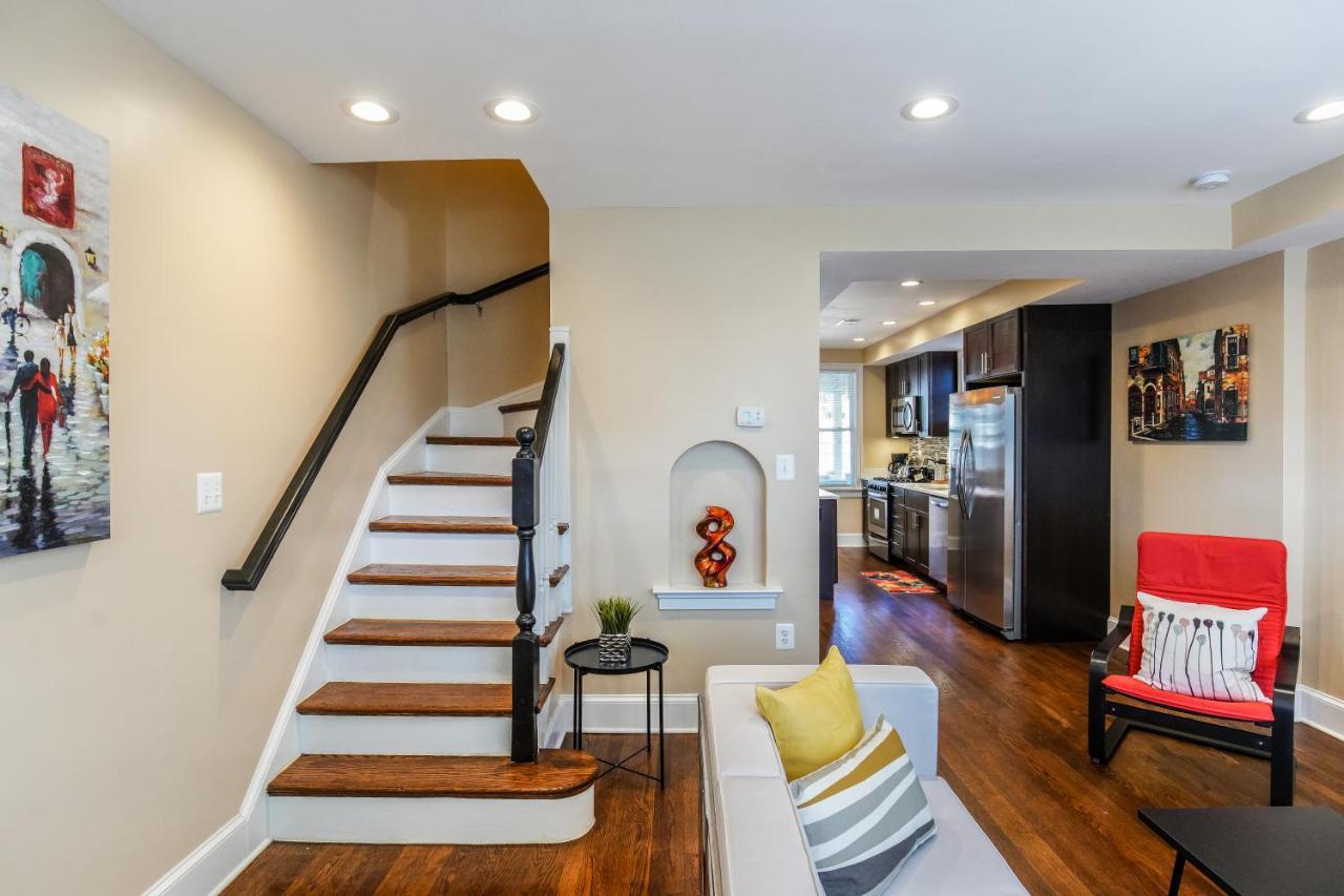 Holiday home Luxurious Dc Townhome Ideal For Large Families Free Parking Washington