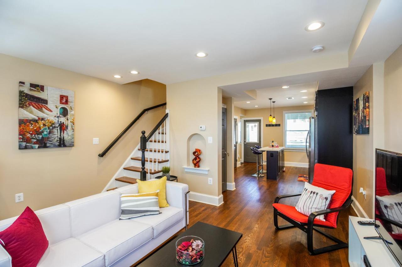 Holiday home Luxurious Dc Townhome Ideal For Large Families Free Parking