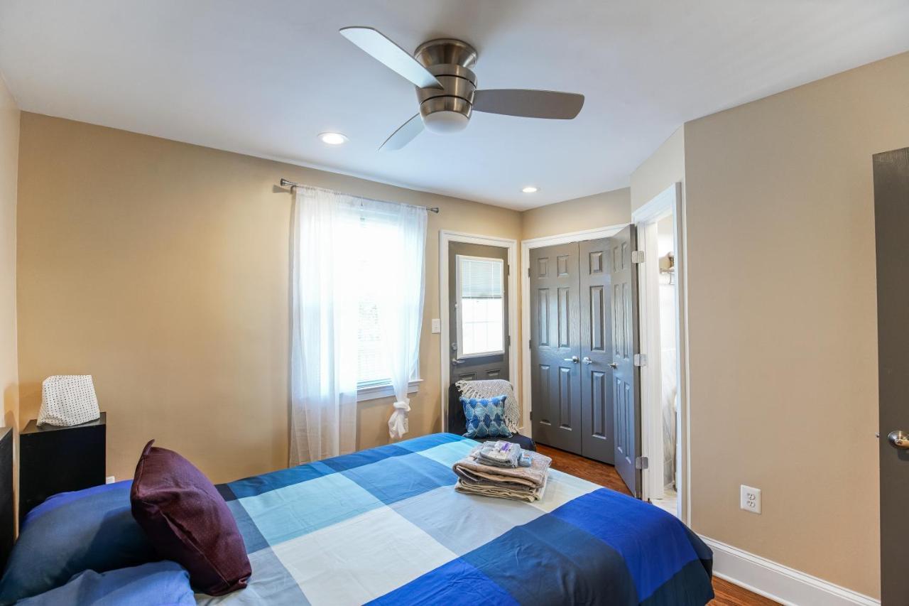 Luxurious Dc Townhome Ideal For Large Families Free Parking Holiday home Washington