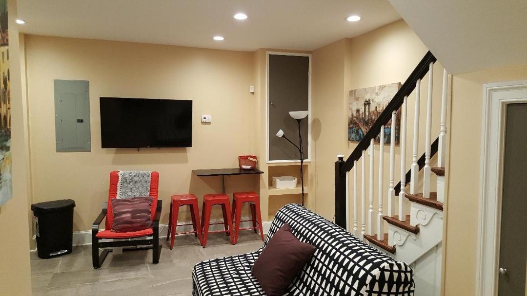 Holiday home Luxurious Dc Townhome Ideal For Large Families Free Parking Washington