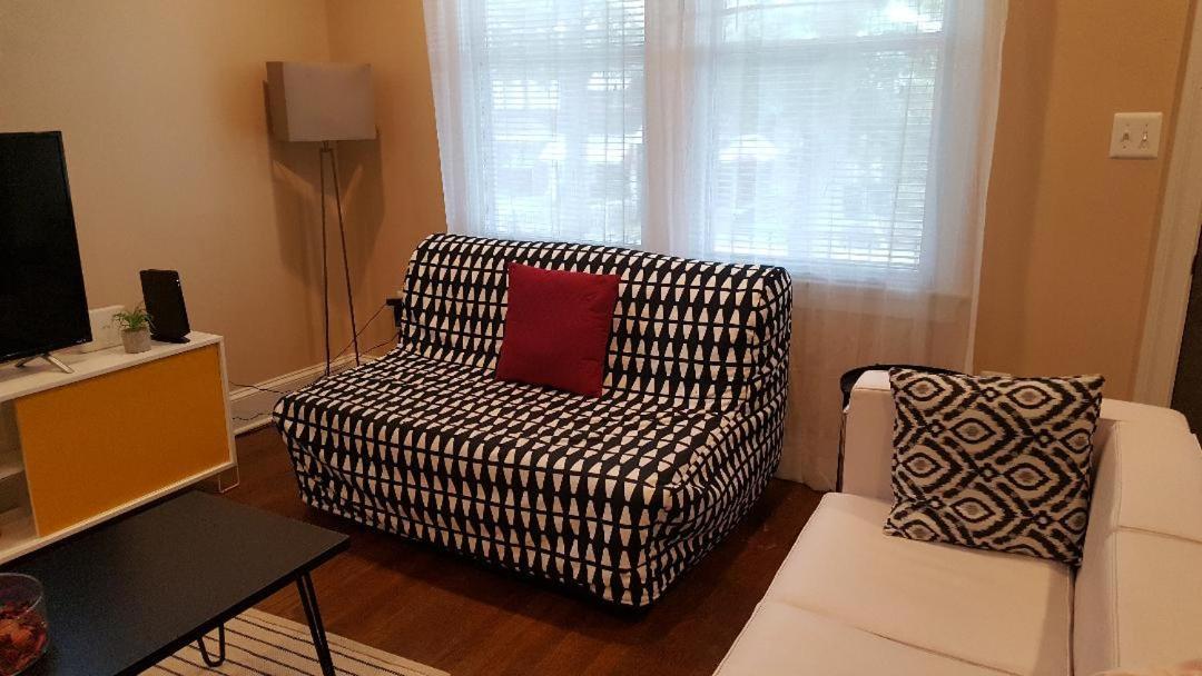 Luxurious Dc Townhome Ideal For Large Families Free Parking Holiday home *