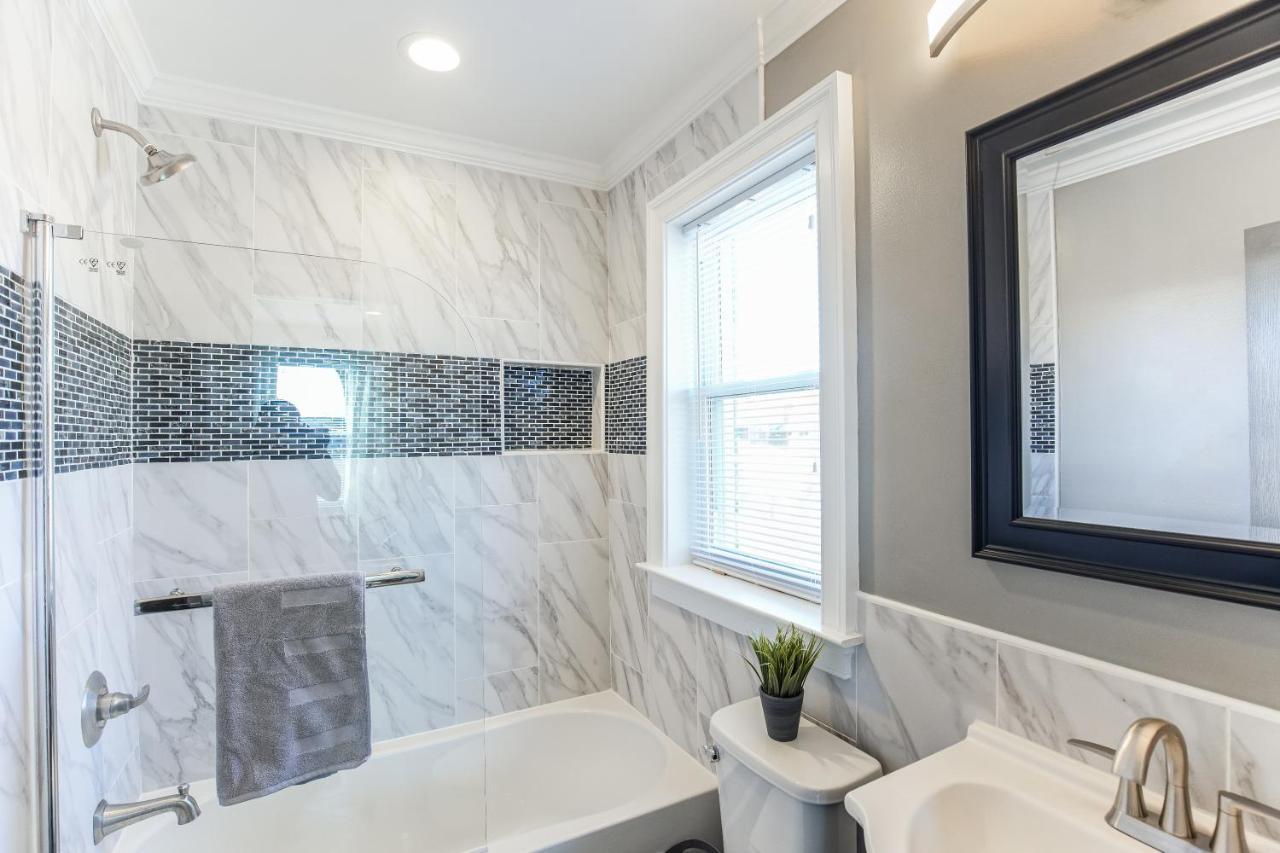 Luxurious Dc Townhome Ideal For Large Families Free Parking *