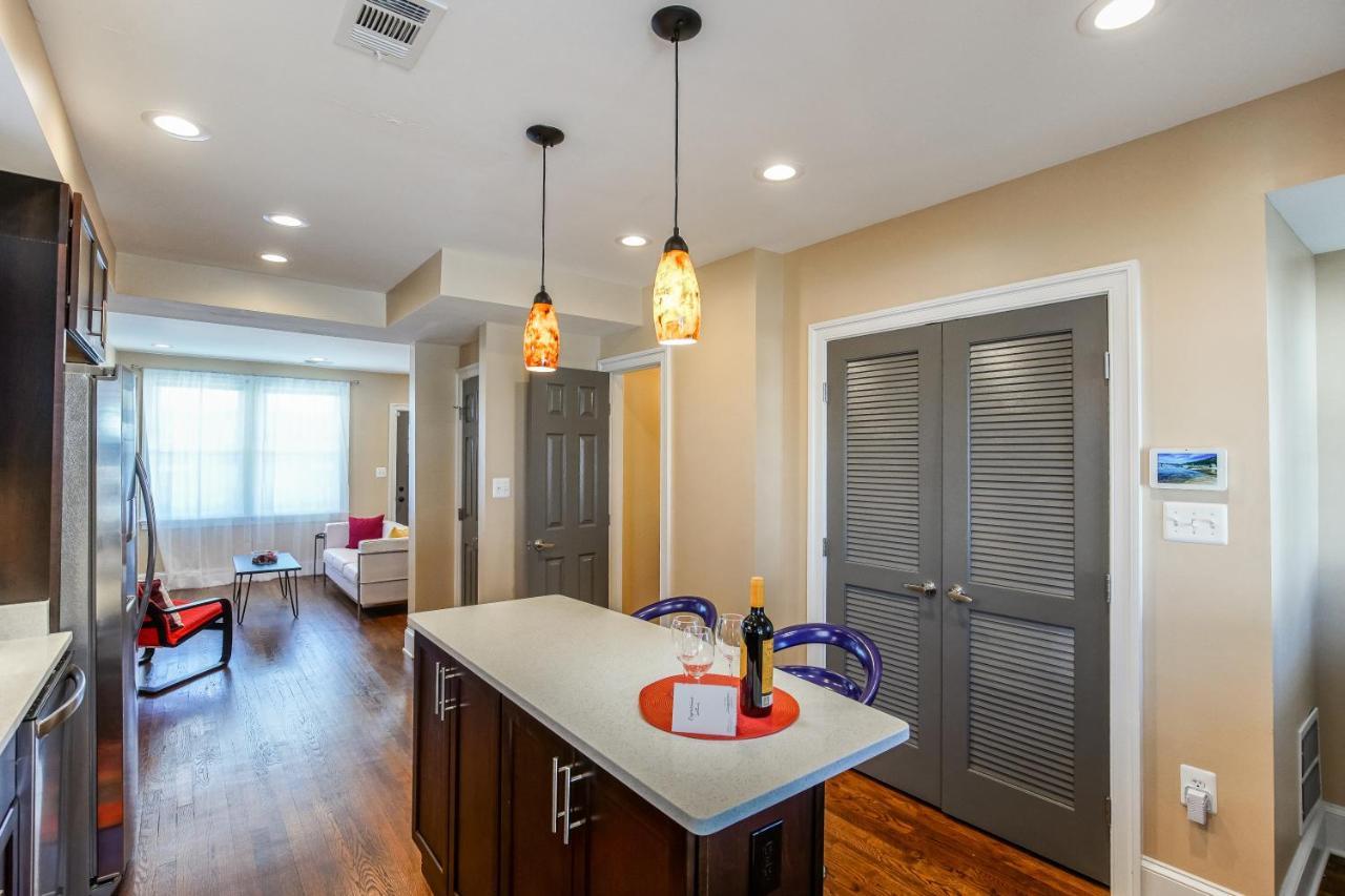 Luxurious Dc Townhome Ideal For Large Families Free Parking Holiday home
