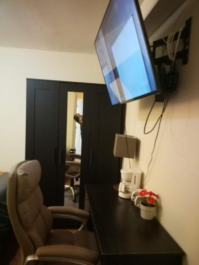 Economical In Center Dc Guest house Washington