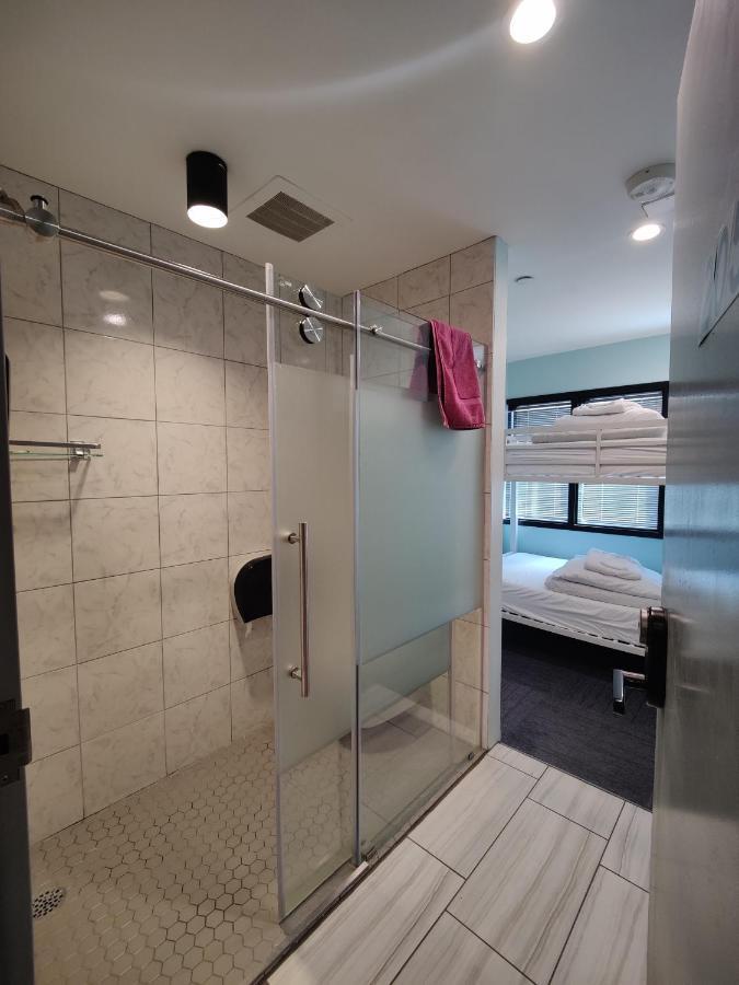 Capsule hotel U Street Capsule