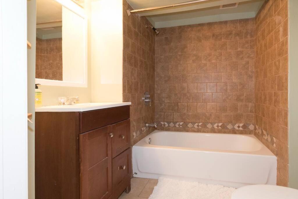 Capitol Hill Charmer Apartment *