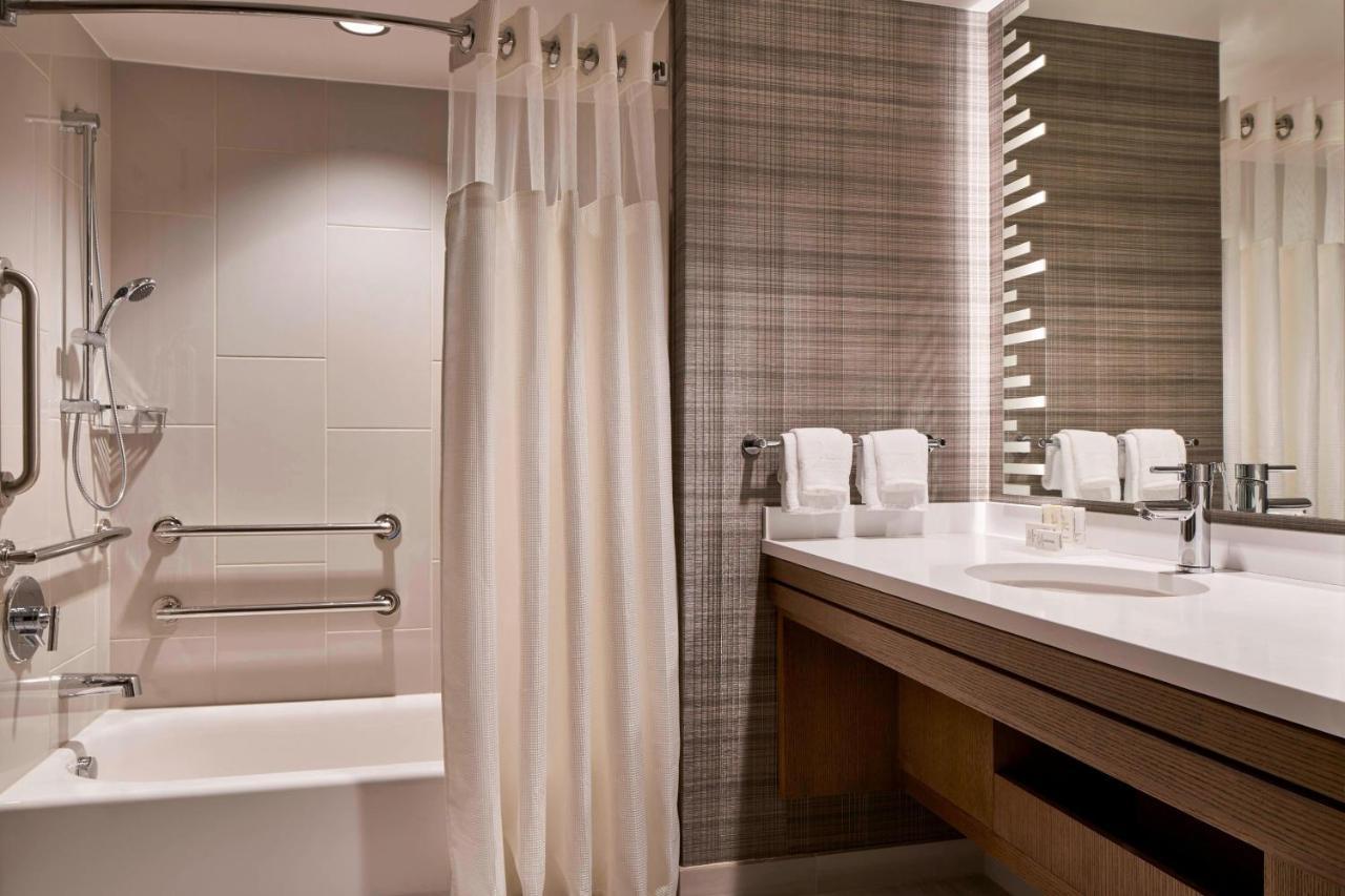 Courtyard By Marriott Downtown/convention Center Hotel Washington