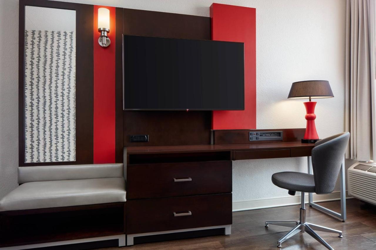 Fairfield & By Marriott Downtown Hotel 3*