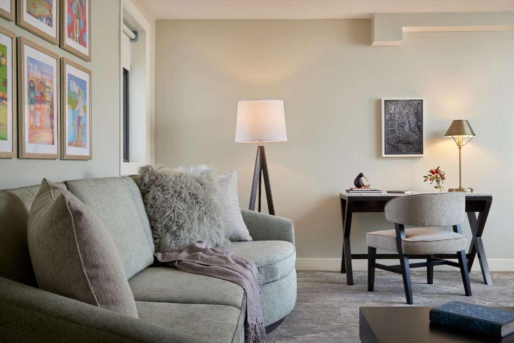 Capitol Hill 4*