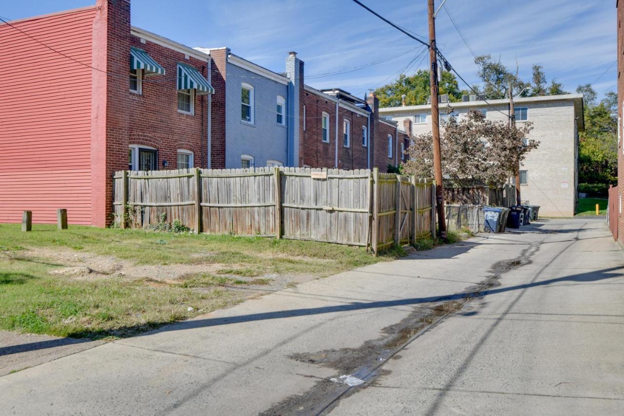 Convenient Washington, Dc, Near Metro Stop!