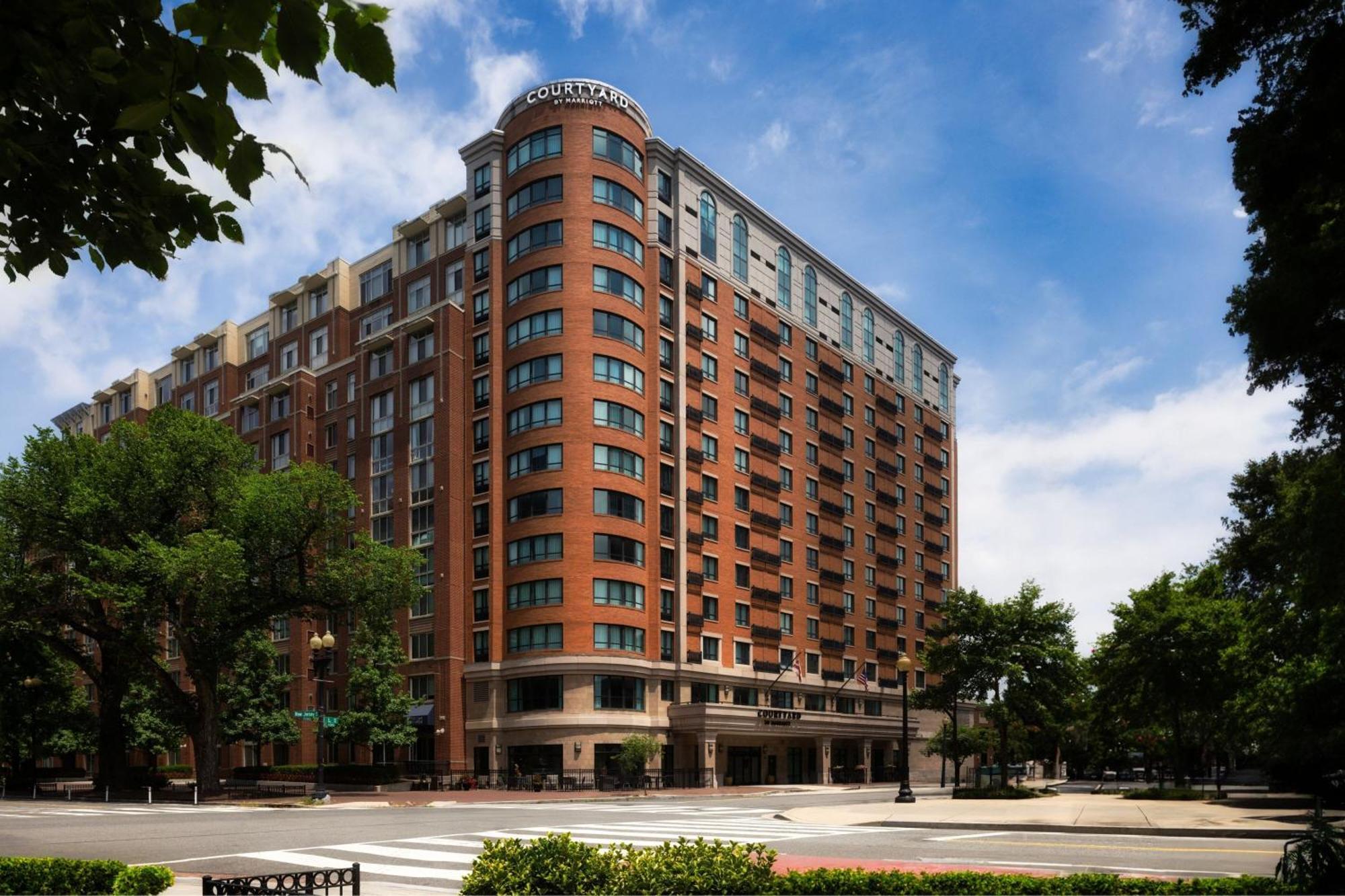 Courtyard By Marriott Capitol Hill/navy Yard Hotel