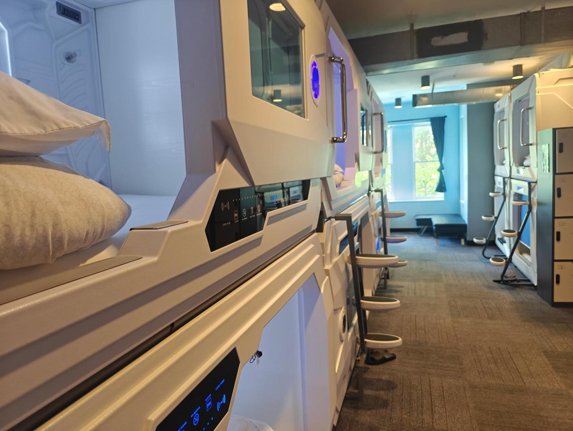 Capsule hotel U Street Capsule 2*