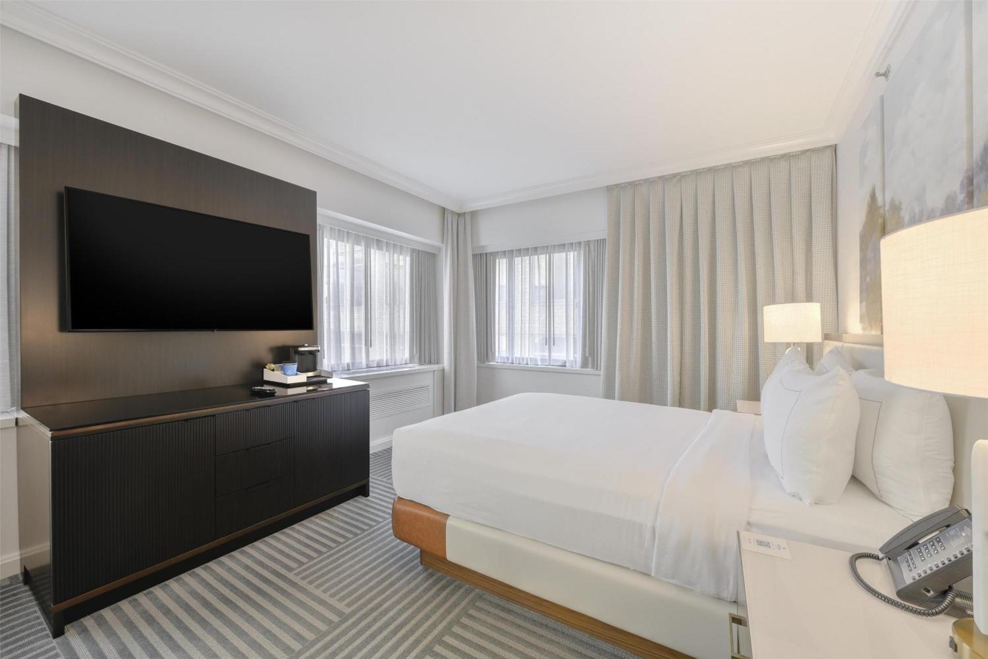 Capital Hilton Hotel 4*
