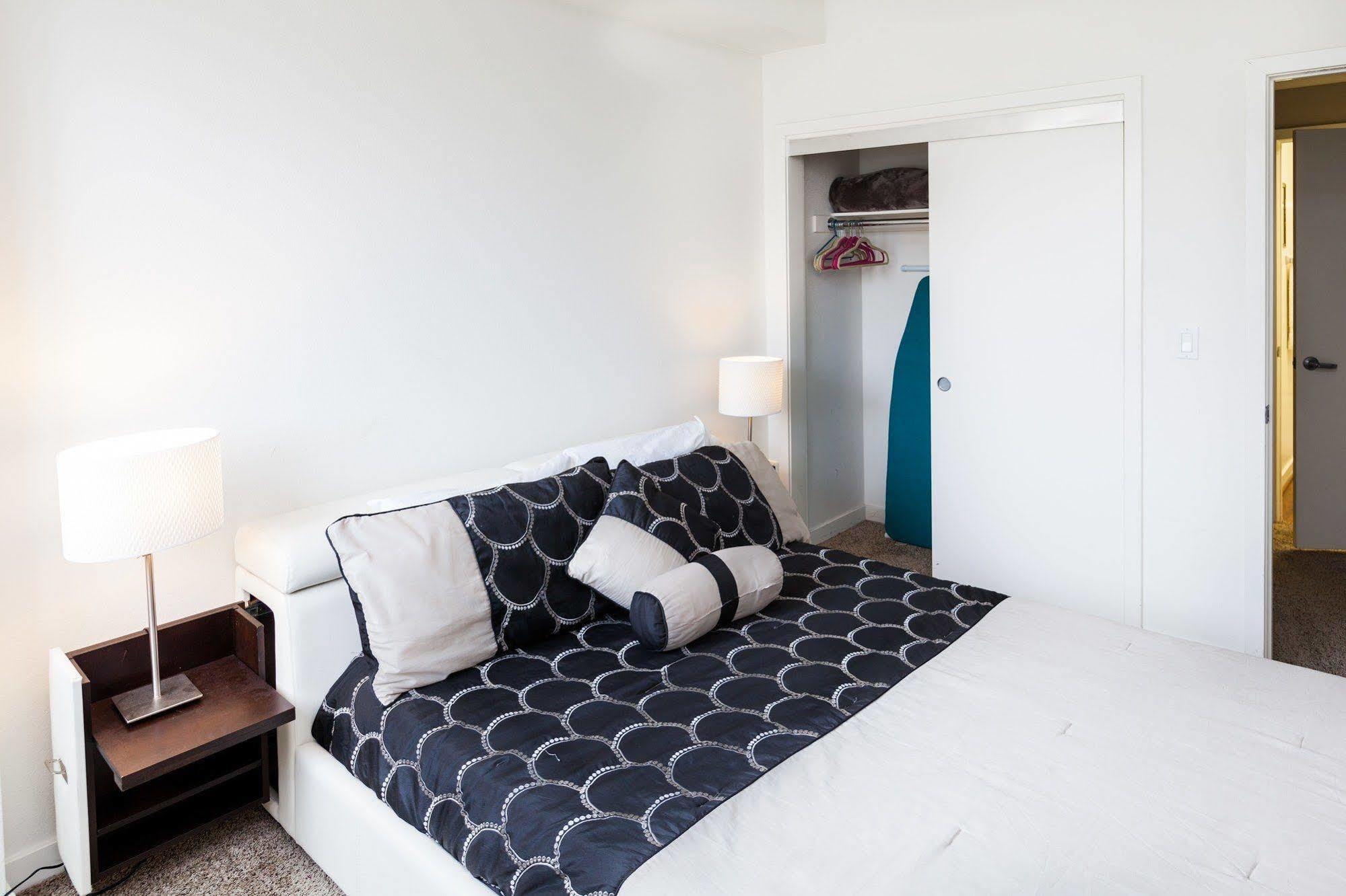 Aparthotel Wonderful Fully Furnished In Downtown Area
